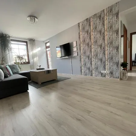 Imperial 501-294-838 아파트