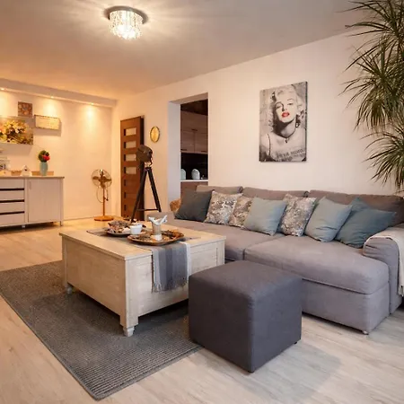 דירה Imperial 501-294-838 *