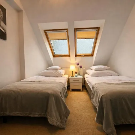 Imperial 501-294-838 דירה ילנייה גורה