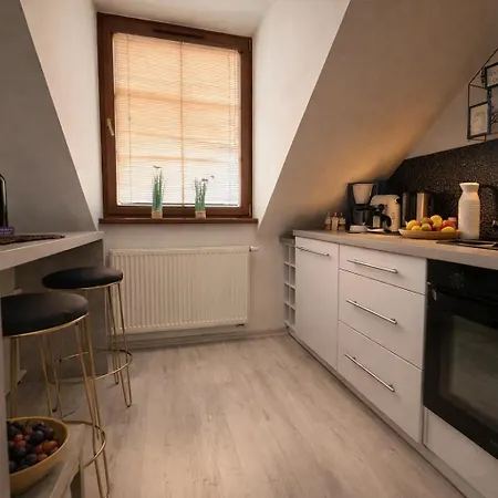 アパート Imperial 501-294-838 イェレニャ・グーラ