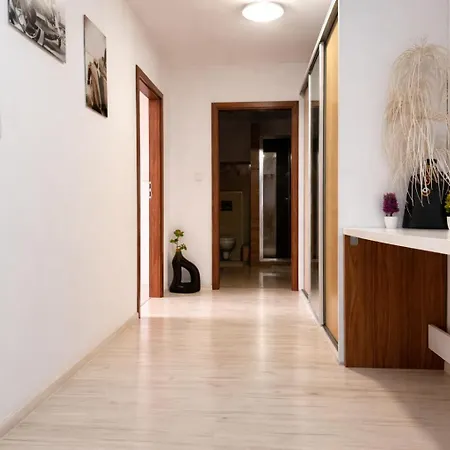 דירה Imperial 501-294-838 *