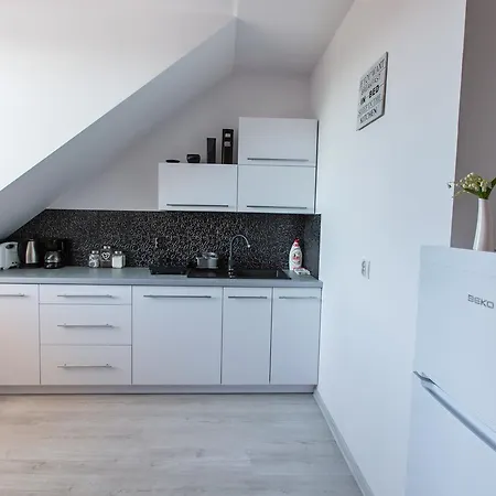 아파트 Imperial 501-294-838 옐레니아구라