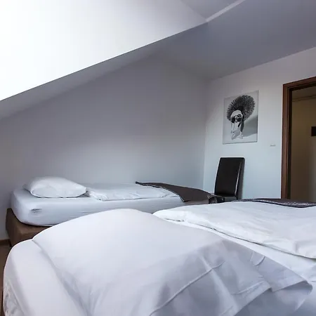 Imperial 501-294-838 아파트 옐레니아구라