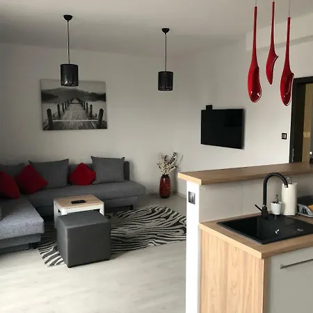 Imperial 501-294-838 아파트 옐레니아구라