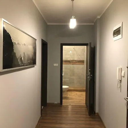 Imperial 501-294-838 아파트 옐레니아구라