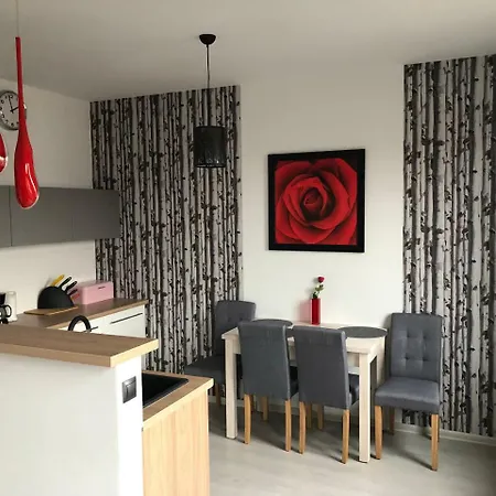 Imperial 501-294-838 아파트 옐레니아구라