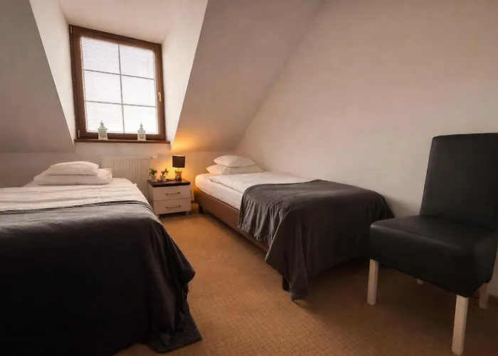 Imperial 501-294-838 アパート イェレニャ・グーラ